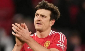 Liverpool được khuyên chiêu mộ Maguire miễn phí