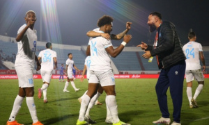 Fan Malaysia lo sốt vó trước phong độ hủy diệt của Xuân Son