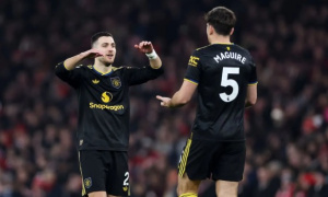 Real nhắm Dalot của MU để vá hàng thủ giờ chót