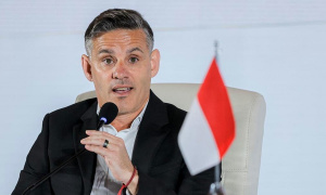 Tân HLV Indonesia ví trung tâm Bali United với bóng đá Anh