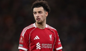 Arne Slot quyết giữ Curtis Jones trước sự chèo kéo của Inter