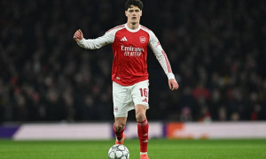 Arsenal theo dõi Manzambi, cân nhắc tương lai Norgaard