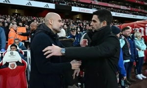 Arteta bình thản trước đòn tâm lý của Pep