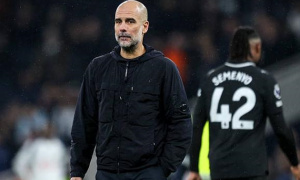 Pep Guardiola mỉa mai VAR sau bàn thắng của Solanke