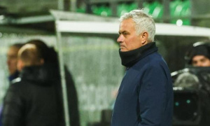 Mourinho từ chối đổ lỗi sau trận hòa của Benfica