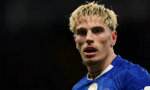 Neville chê Garnacho 'vụn vỡ' khi Chelsea thắng ngược