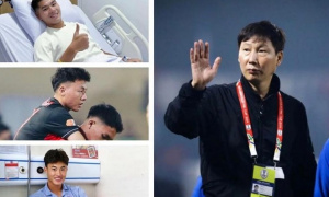 Ba cầu thủ trẻ chấn thương nặng, HLV Kim Sang-sik thấp thỏm