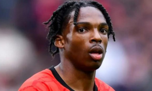 Tân binh 60 triệu bảng đến Liverpool kiểm tra y tế