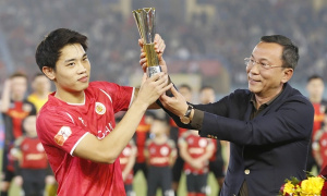 Sức nóng V-League rèn quân cho HLV Kim đấu Malaysia