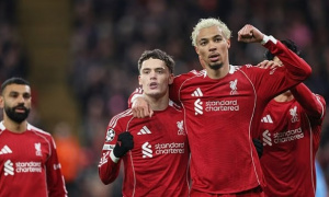 Bộ đôi Liverpool được kỳ vọng thay thế các huyền thoại