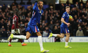 Vũ khí hạng nặng Joao Pedro thách thức Arsenal