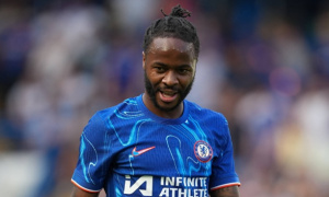 Raheem Sterling chạm đáy sau cái lắc đầu từ Berlin