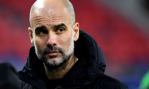 Pep Guardiola châm biếm mức chi tiêu ròng của Man City