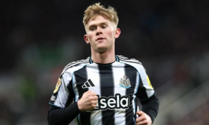 Lewis Hall là lời giải cho cánh trái MU thời Carrick