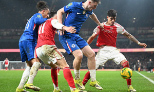 Huyền thoại Chelsea chỉ trích Rosenior vì dùng sai Delap