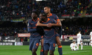 Thoát hiểm phút bù giờ, Inter Milan giành vé vào bán kết Coppa Italia