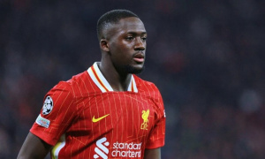 Konate đếm ngược ngày rời Liverpool