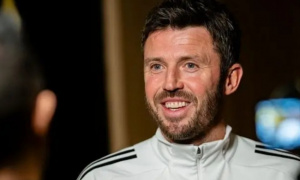 Vì sao MU vẫn im lặng dù Carrick khởi đầu như mơ?