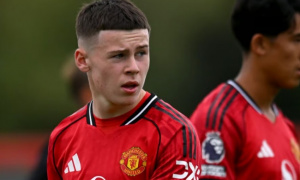 Kai Rooney phủ nhận thông tin ký hợp đồng khủng với MU