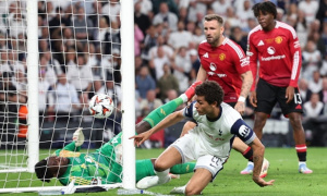 MU và Tottenham đã hoán đổi vị thế sau 9 tháng