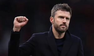 Thắng liên tiếp, Carrick khuyên MU đừng vội chốt HLV trưởng