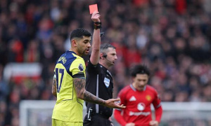 Thomas Frank tiết lộ lời xin lỗi của Romero trong phòng thay đồ