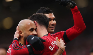 Đường đua Top 4 trải hoa hồng cho Man Utd