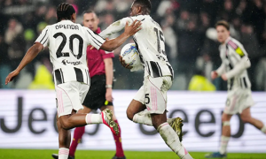 Bị dẫn 0-2, Juventus vẫn thoát thua Lazio