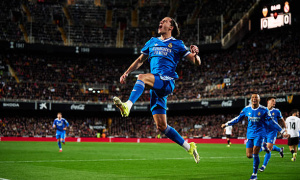 Alvaro Carreras đập tan hoài nghi bằng màn trình diễn điểm 10