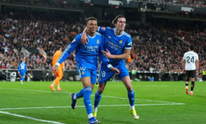 Mbappe lau nước mắt đáp trả fan Valencia