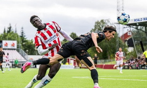 MU, Chelsea tranh sao trẻ nhanh ngang Van de Ven