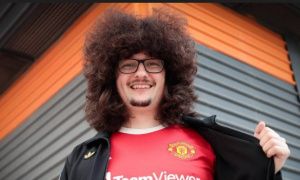 Carrick thích thú với CĐV 500 ngày không cắt tóc vì MU