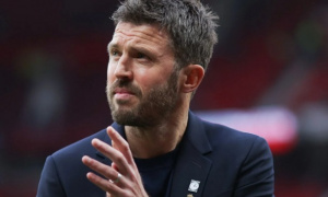 Paul Merson chỉ ra vũ khí bí mật giúp Carrick lột xác MU