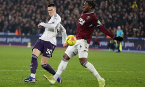 Carrick nức nở khen Sesko sau bàn thắng cứu rỗi MU