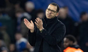 Rosenior không thể tin Chelsea mất điểm sau bàn thua nực cười