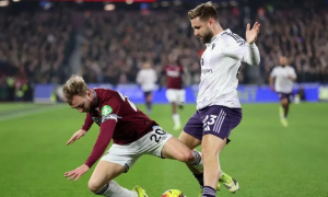 Fan MU chỉ trích gay gắt màn trình diễn của Luke Shaw