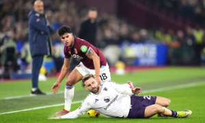 Luke Shaw không đáng trở thành vật tế thần tại Man Utd