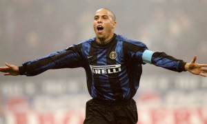 Bản tình ca dang dở của Người ngoài hành tinh Ronaldo