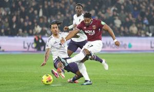 Ferdinand thán phục 2 pha cứu thua của Yoro