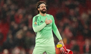Alisson xốc lại tinh thần Liverpool đấu Sunderland