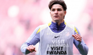 Chelsea vượt mặt Arsenal trong vụ chuyển nhượng Julian Alvarez