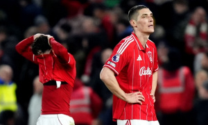 Forest phung phí 35 cú sút, Dyche đối diện án trảm