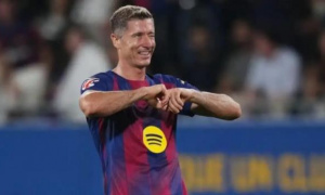 Lewandowski chấp nhận giảm lương để gia hạn với Barcelona