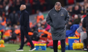 Ange mỉa mai Tottenham tự nhận là ông lớn