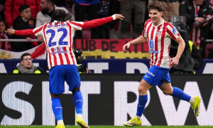 Alvarez cùng Lookman vạch trần tử huyệt trong hệ thống của Flick