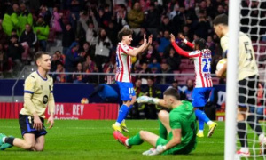 Bẫy việt vị dâng cao của Flick khiến Barca sụp đổ trước Atletico