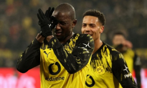 Dortmund thắng Mainz 4-0 nhờ cú đúp đánh đầu của Guirassy