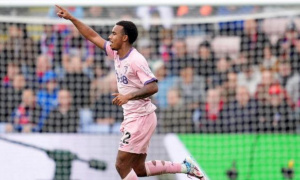 Tứ đại gia Ngoại hạng Anh tranh giành Kroupi