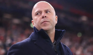 Arne Slot lo ngại chiều sâu đội hình Liverpool trước trận Brighton