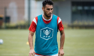 Trung vệ 1m85 cân nhắc rời Pháp về V-League